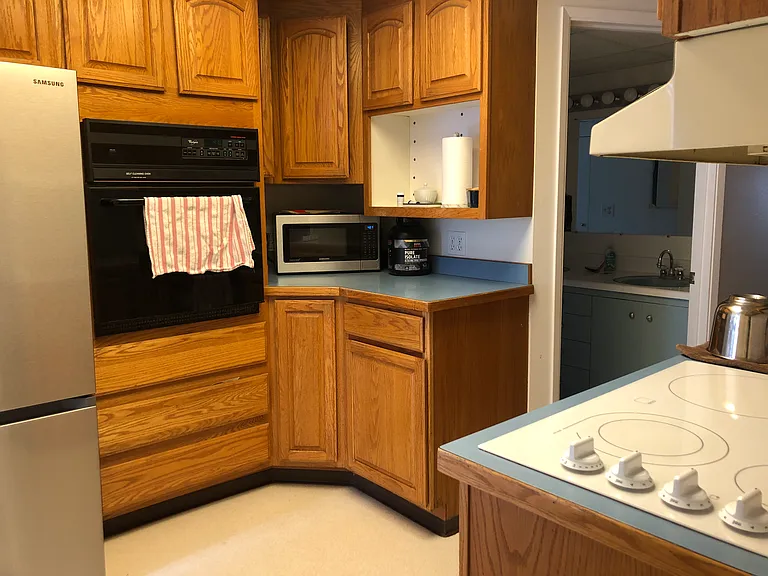 308 NW Webb St — Photo 11