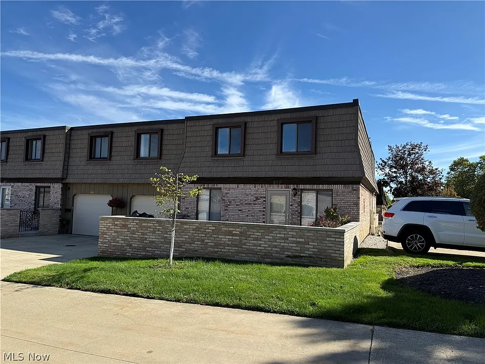 817 Tollis Pkwy #8