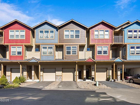 2nd image of 475 SE 35th St Unit C15