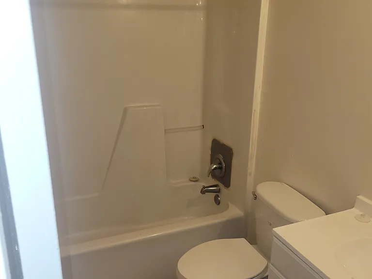 110 Arlington Retreat Apartments #4 — Photo 5