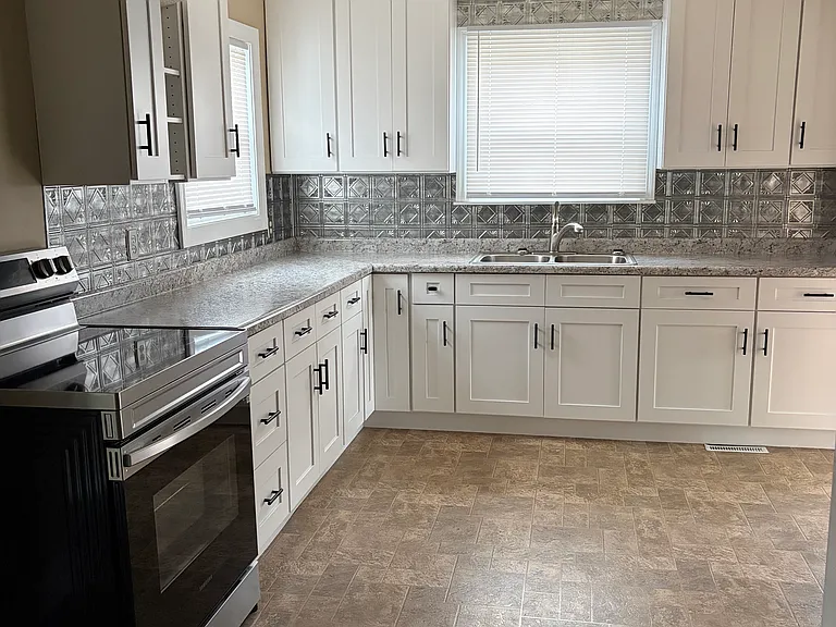 626 N Main St — Photo 5