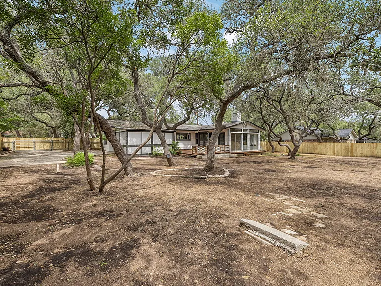 320 El Portal Dr — Photo 26