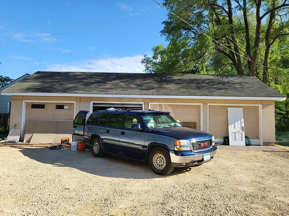 2nd image of 889 Agate St #1