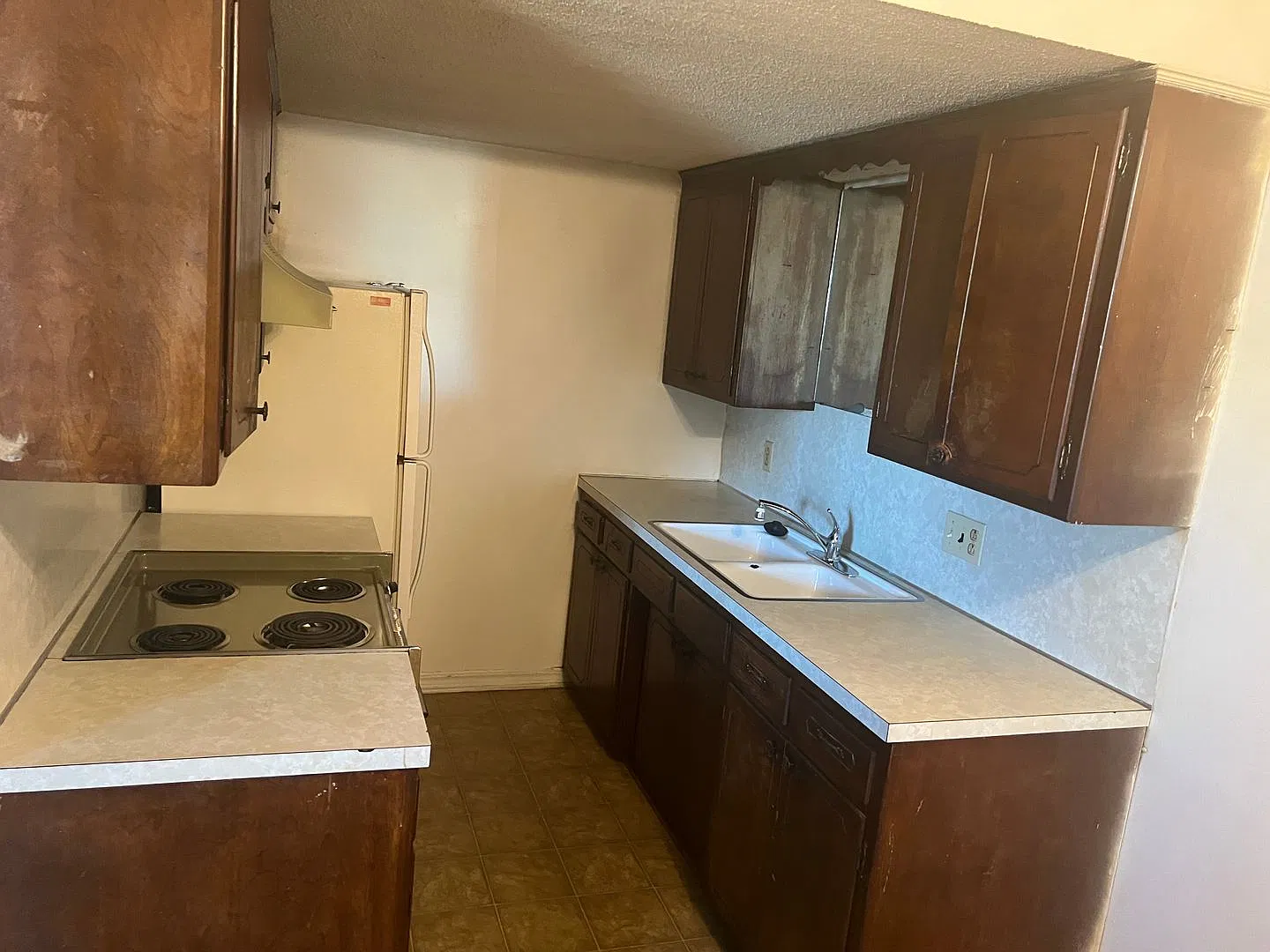 Western Valley Apts — Photo 2