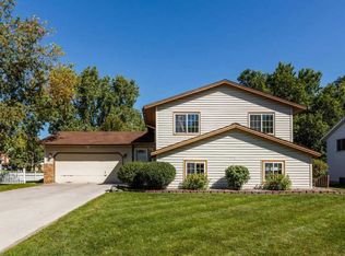 4216 Estate Dr N, Brooklyn Park, MN 55443
