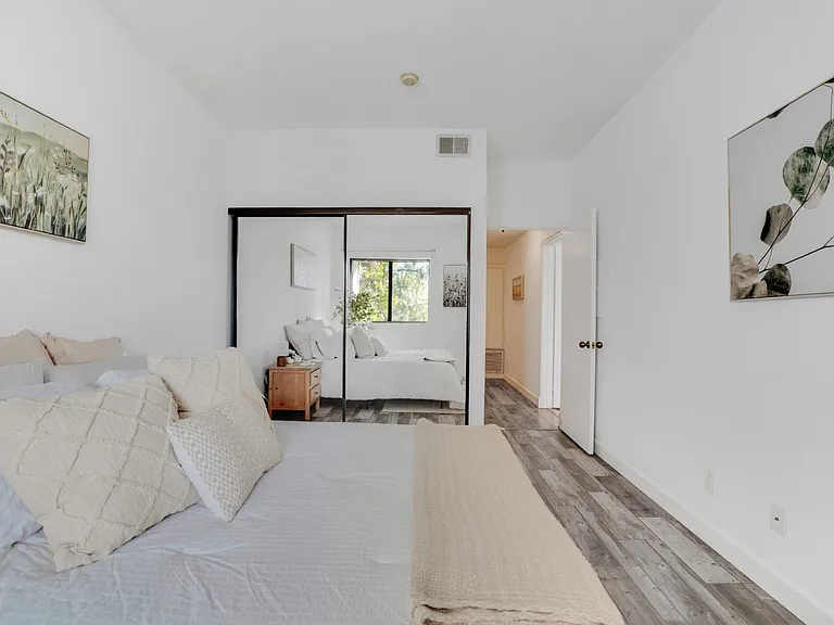 13331 Moorpark St #206 — Photo 16