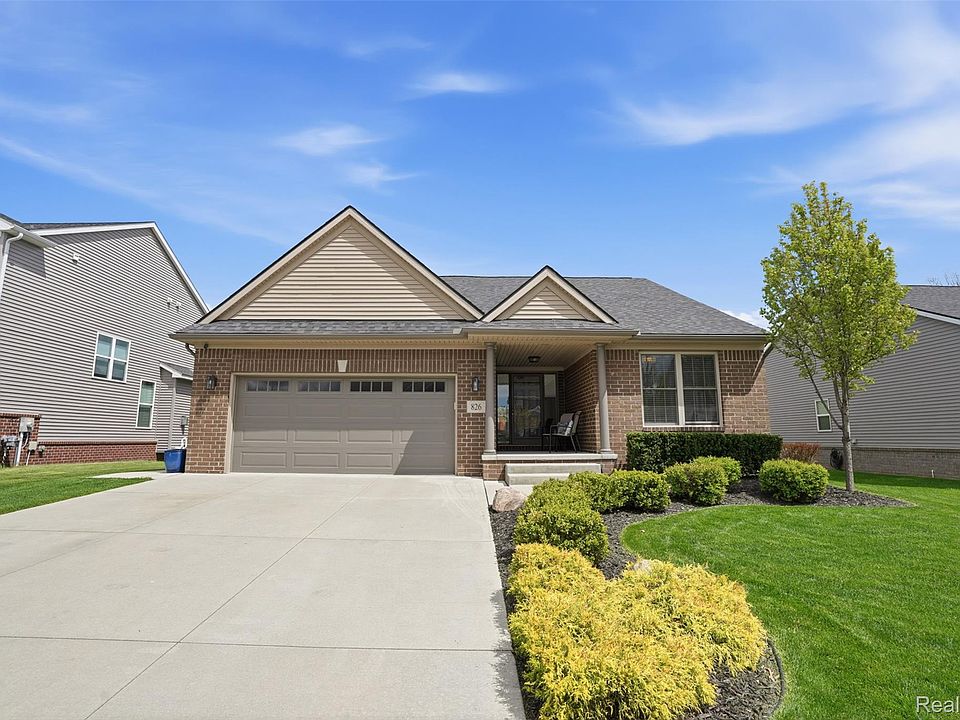 1st image of 826 Kestrel Ct