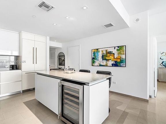 4th image of 88 SW 7th St APT 1006