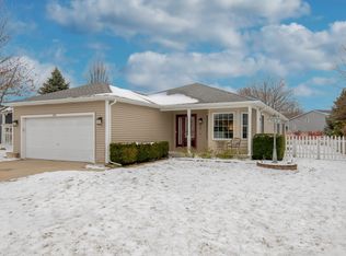 248 Meadows Dr, Sugar Grove, IL 60554