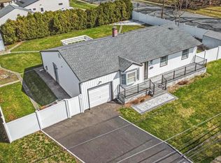 65 39th Street, Islip, NY