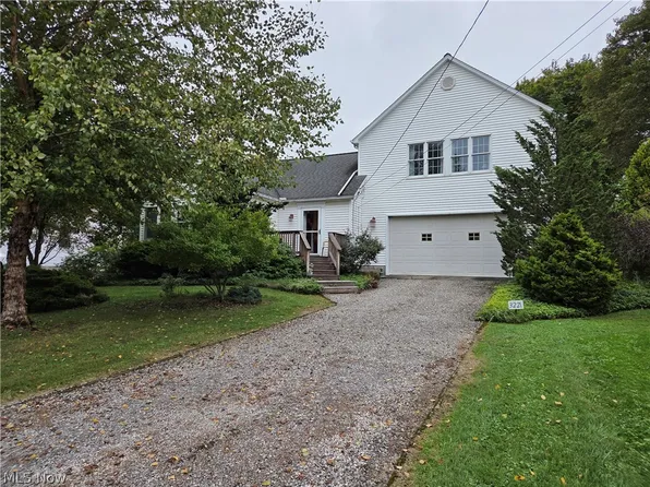 3221 Seifert Lewis Rd SE, Hubbard, OH 44425