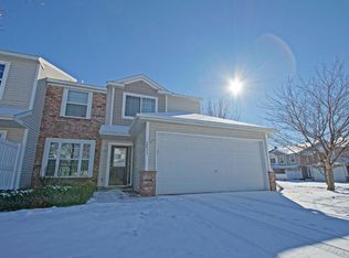 2833 Coach Ln, Chanhassen, MN 55317