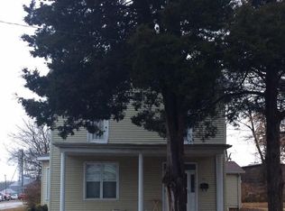 711 Washington St, Carlyle, IL 62231
