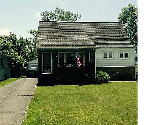 2nd image of 921 Sherwood Ct