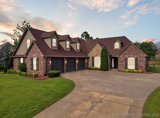 313 Waterford St, Catoosa, OK 74015