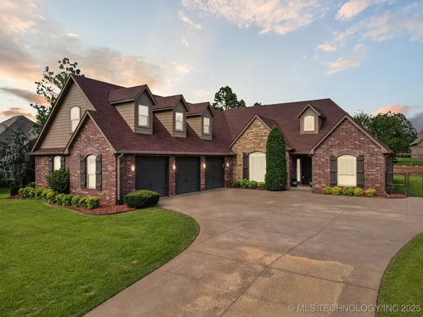 313 Waterford St, Catoosa, OK 74015