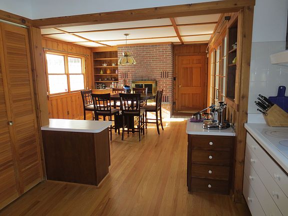 4th image of 2201 E Woodstock Pl