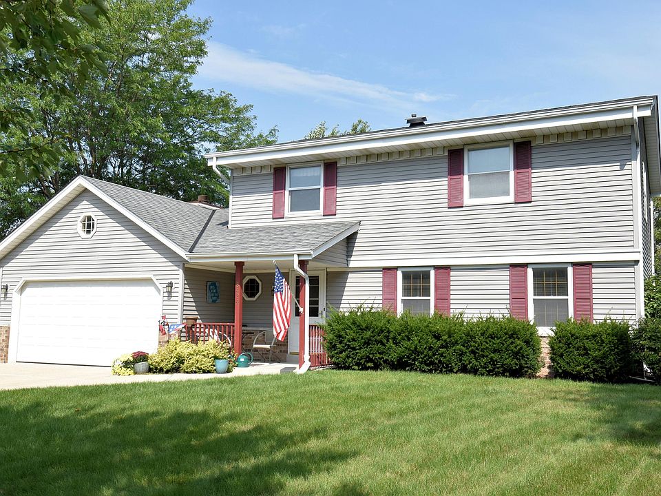 1st image of 8424 W Hillsdale Dr