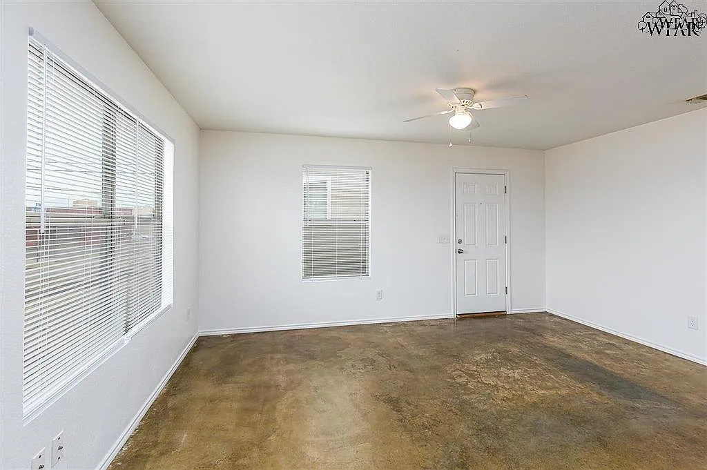 Building Photo - 1703 6th St