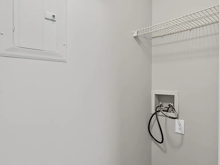 Nevin Place Apartments — Photo 16