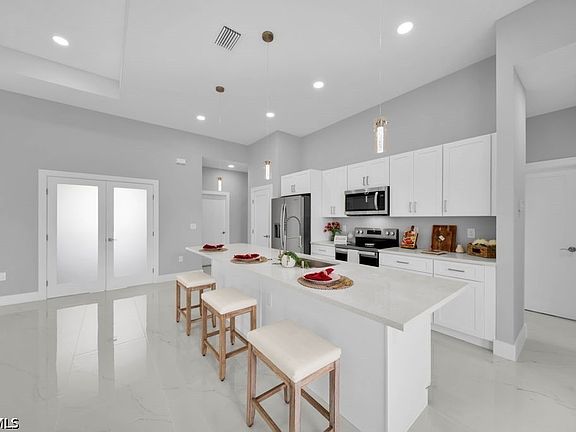 4th image of 1426 NW 17th Ave