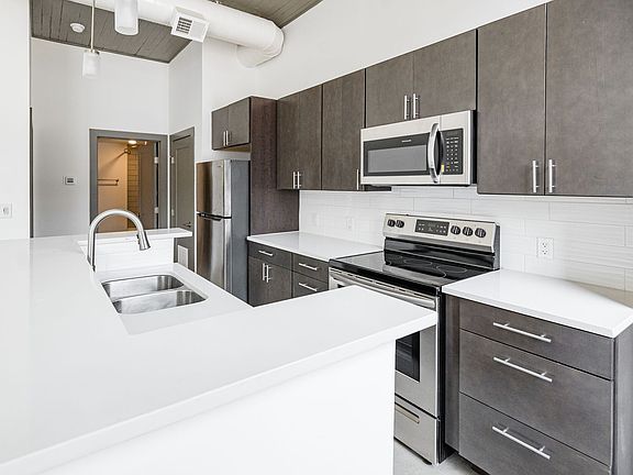 2nd image of 1809 E Franklin St #6101
