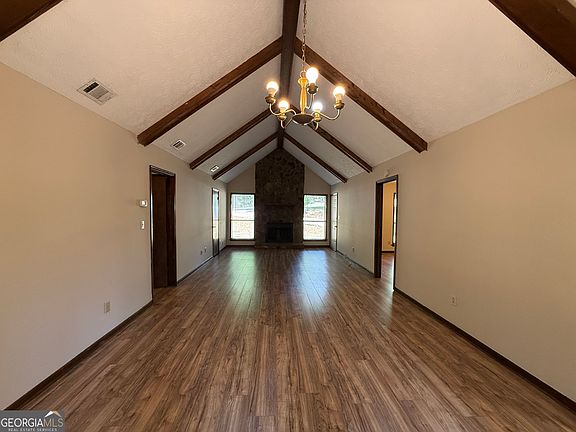 4th image of 115 Daniel Ct