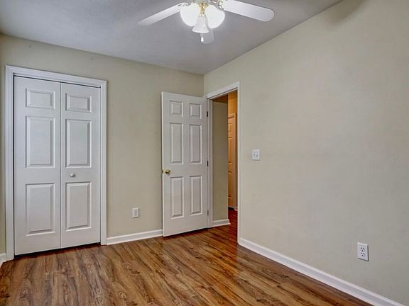 5th image of 810 Southern Charm Dr