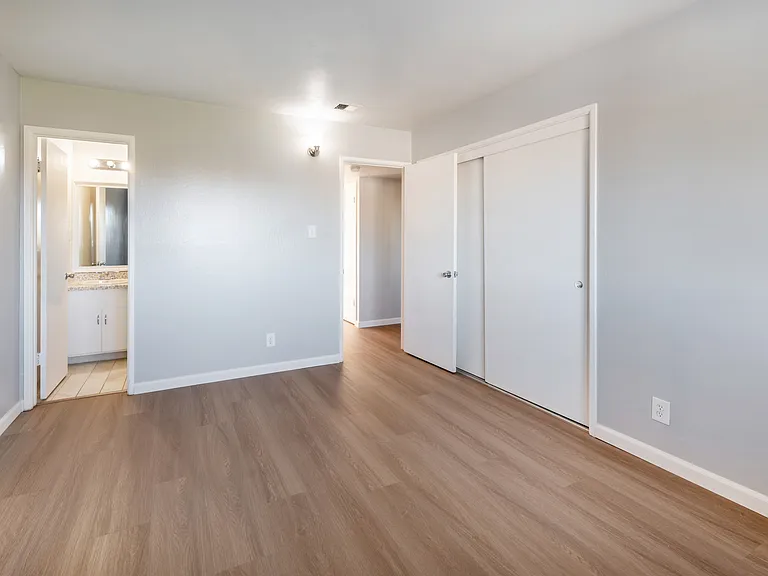 3077 Los Prados St #209 — Photo 33