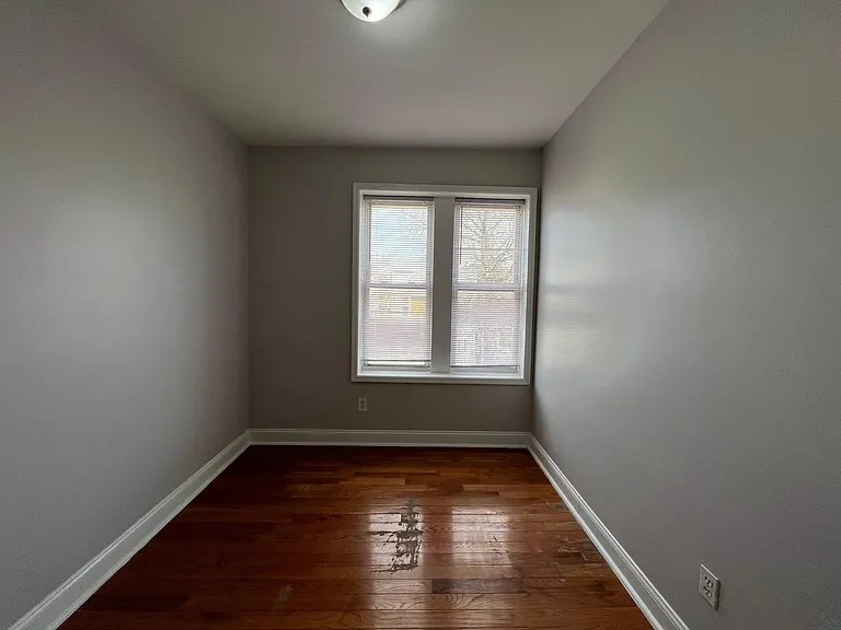 111 Roosevelt Ave #3E — Photo 4
