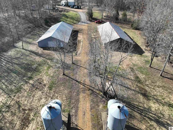 2295 Lov Flo Station Rd, Paducah, KY 42003