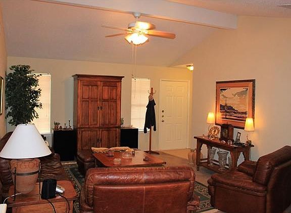 5th image of 702 Live Oak Dr