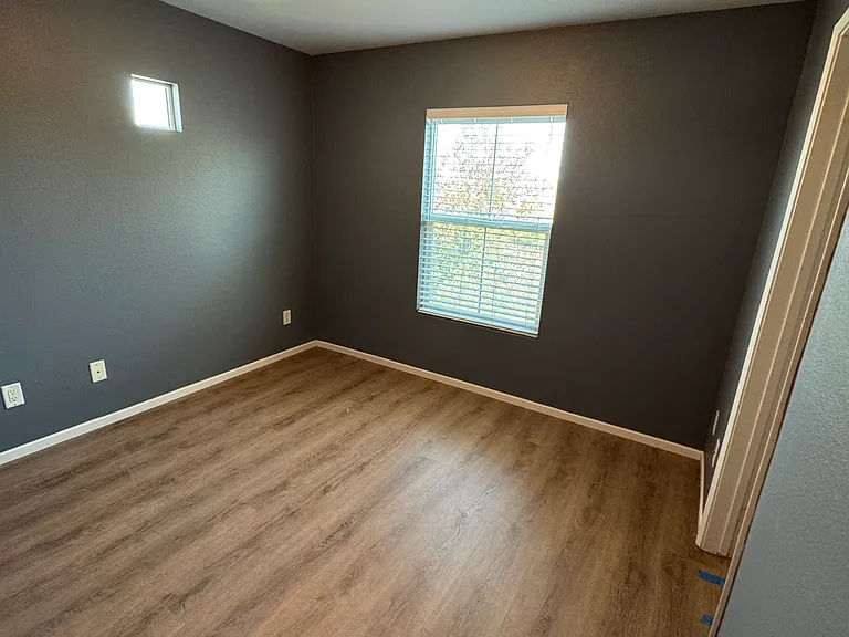 400 Almond Rd — Photo 17