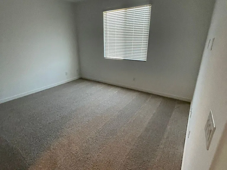 9224 W Montecito Ave — Photo 16