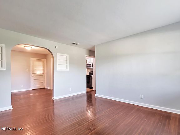 3rd image of 5645 MINOSA Circle E