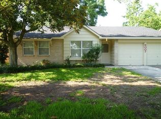 6007 Bankside Dr, Houston, TX 77096