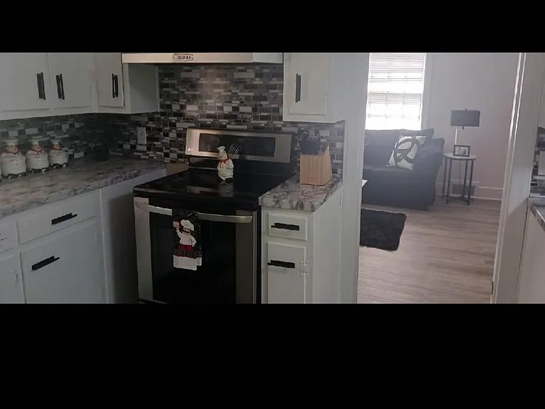 391 Robinhood Rd — Photo 10