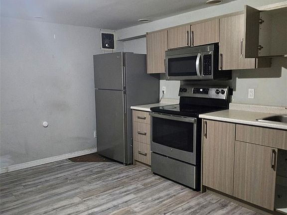 2nd image of 1600 Culver Dr #20