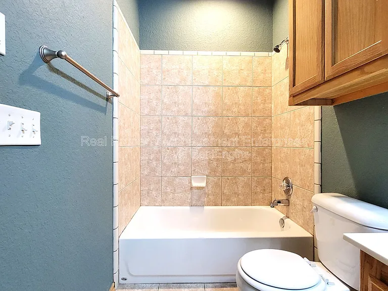 4701 Castle Bay Cv — Photo 14