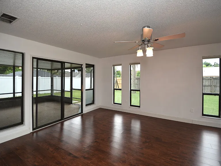 205 Beechwood Ln — Photo 10