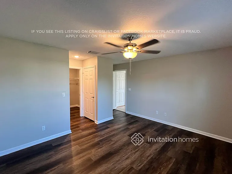 426 NW Airoso Blvd — Photo 7