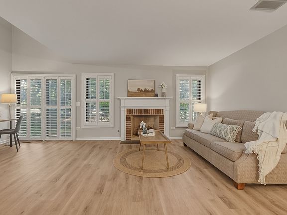 3rd image of 1934 N Charter Point Dr