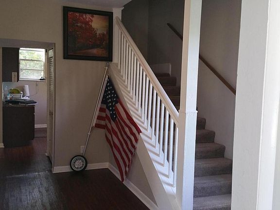3rd image of 2558 Calvin St