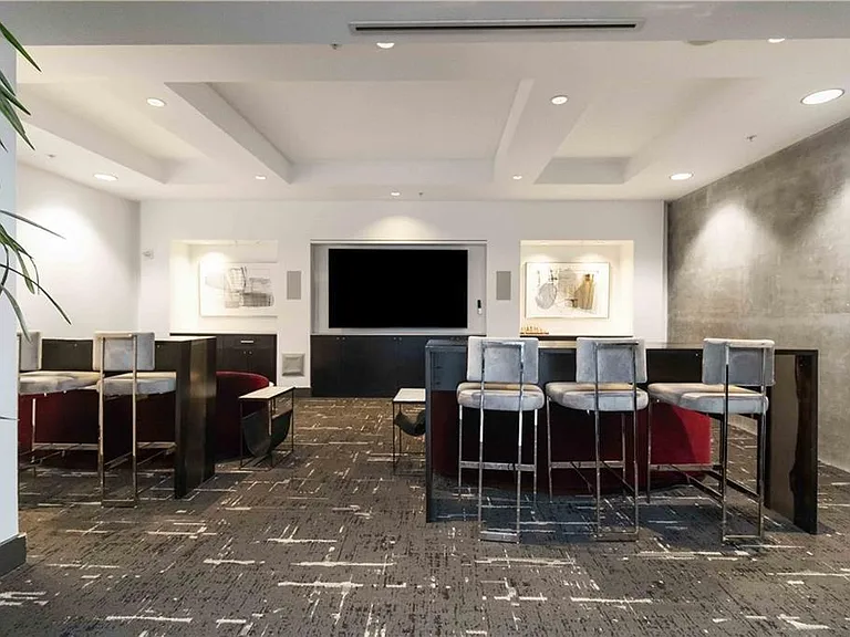 400 W Peachtree St NW #2504 — Photo 3