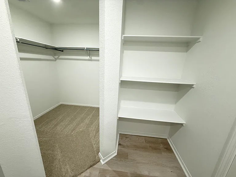 830 Gussy Ln #7 — Photo 8