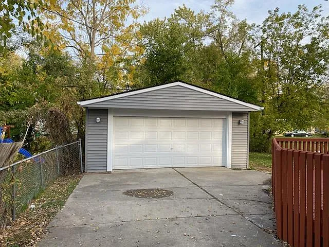714 Cameron Ave — Photo 2