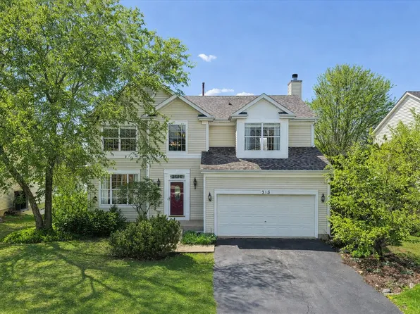 913 Meadowridge Dr, Aurora, IL 60504