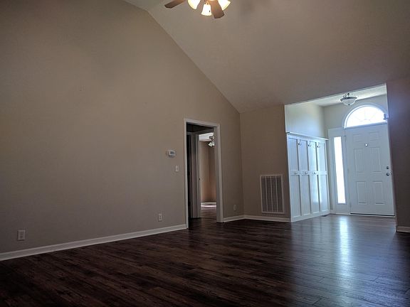 4th image of 2933 Waywood Dr