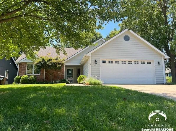 3929 Stetson Dr, Lawrence, KS 66049