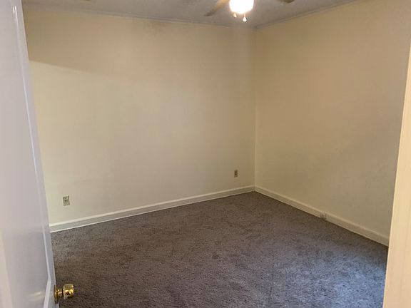5th image of 221 Cardinal Dr